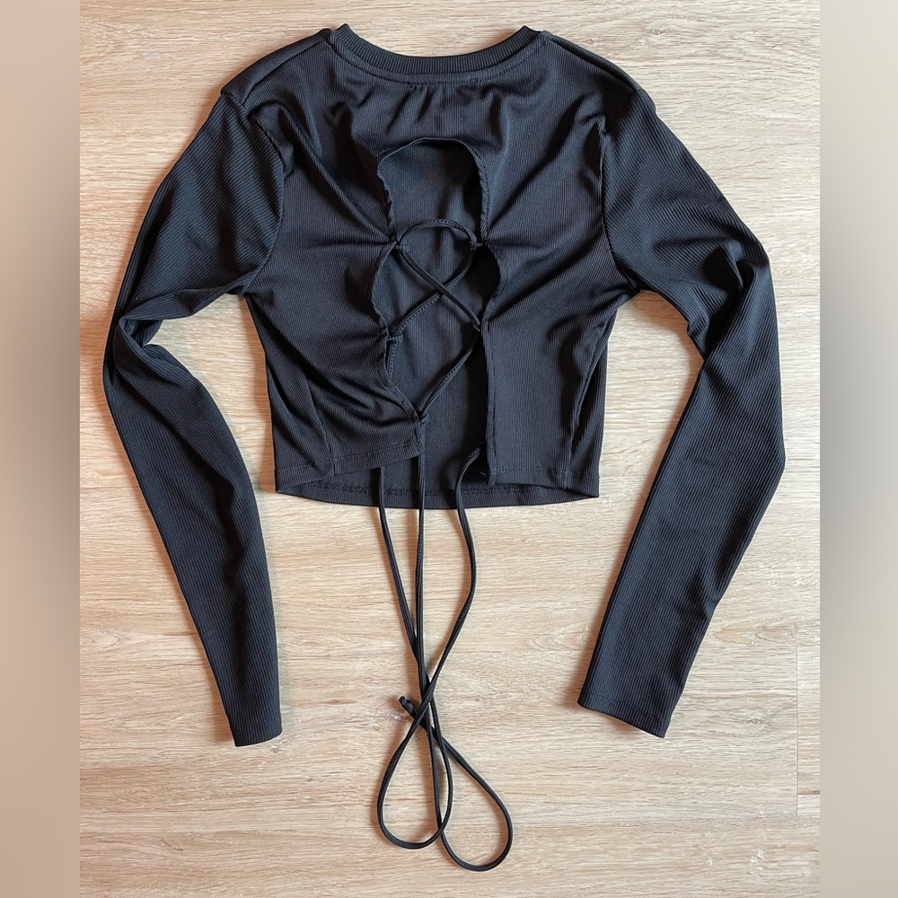 Long sleeve crop top